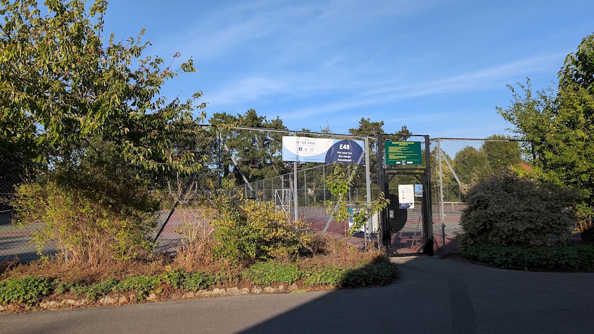 Swanmore Gardens Tennis Courts - Photo 3