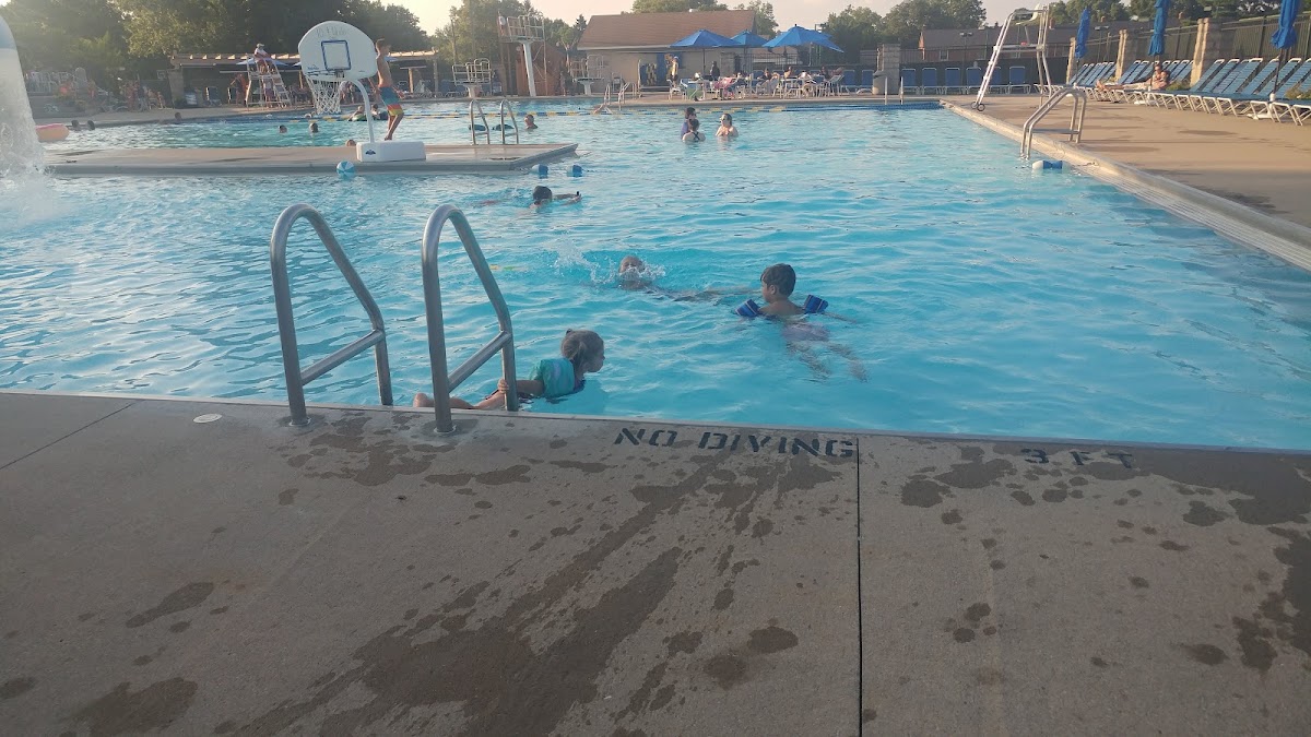 Swim & Racquet Club - Photo 3