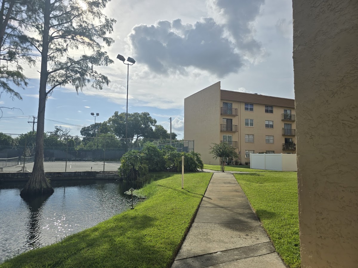Tampa Racquet Club Tennis Courts