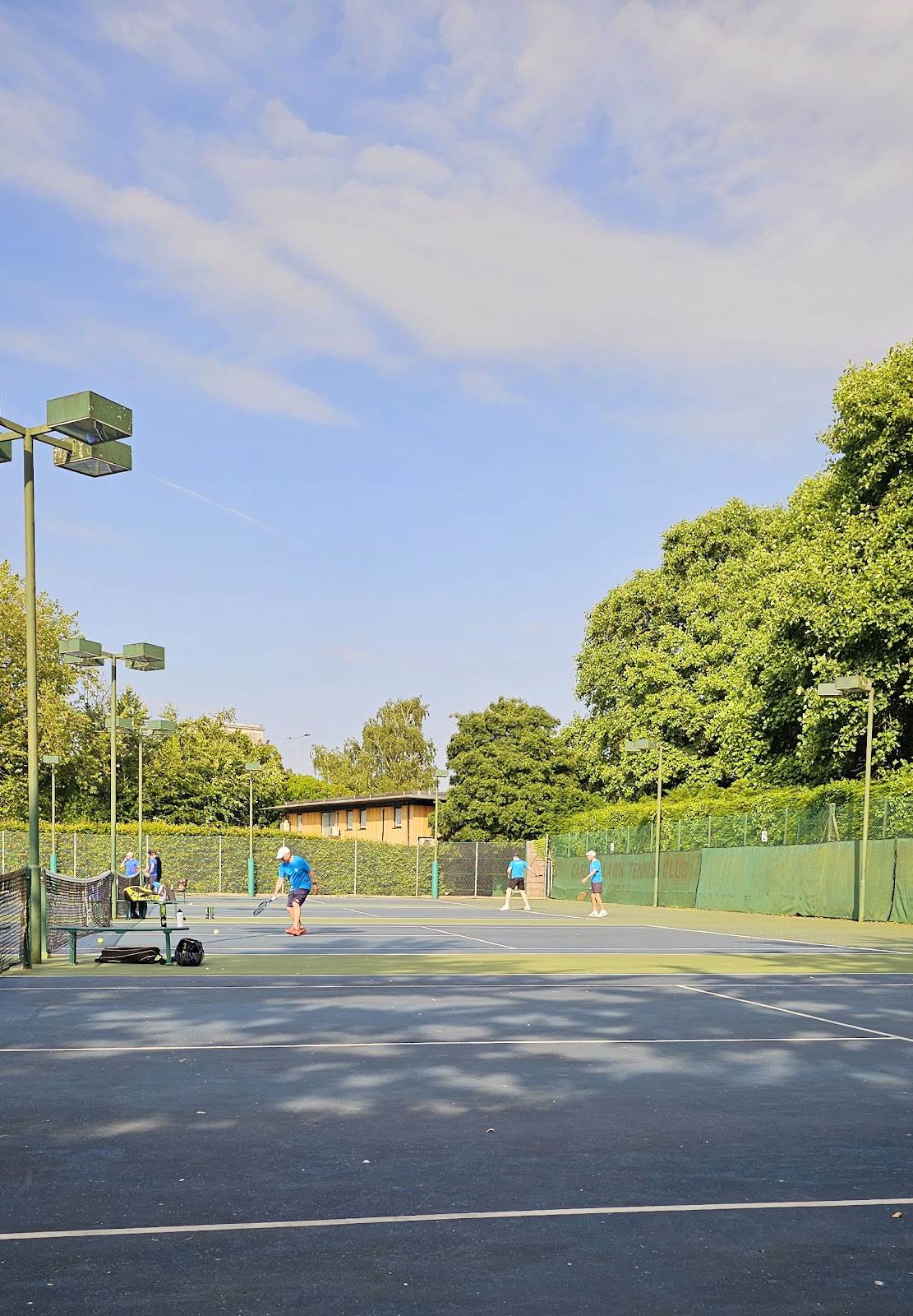 Tennis Club - Photo 2