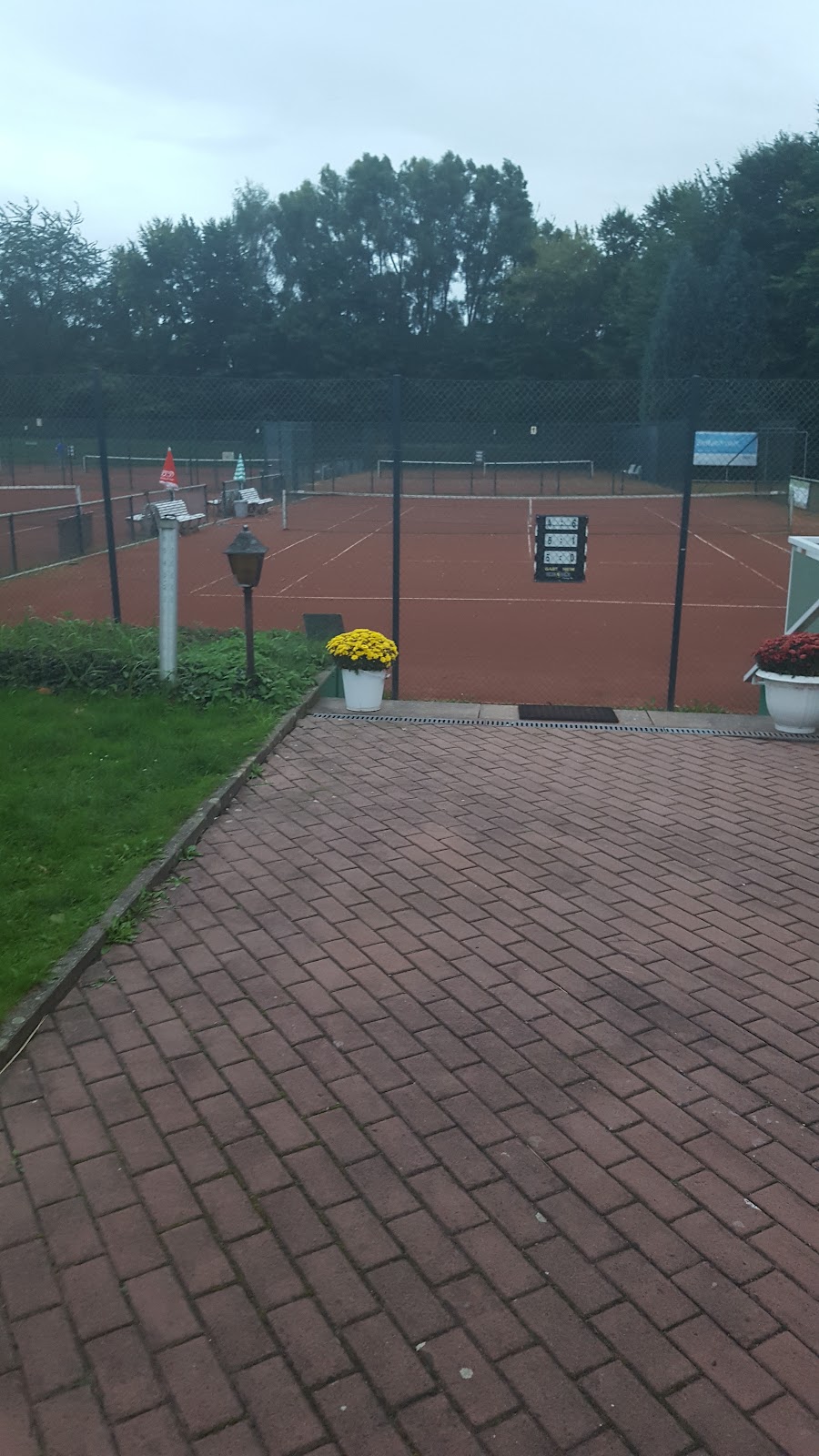Tennis-Club Sölderholz 76 e.V. - Photo 1