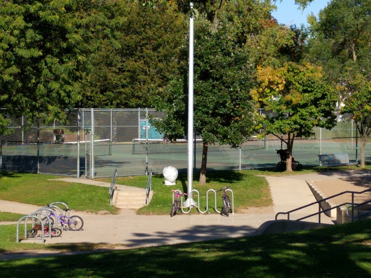 Tennis Court - Photo principale