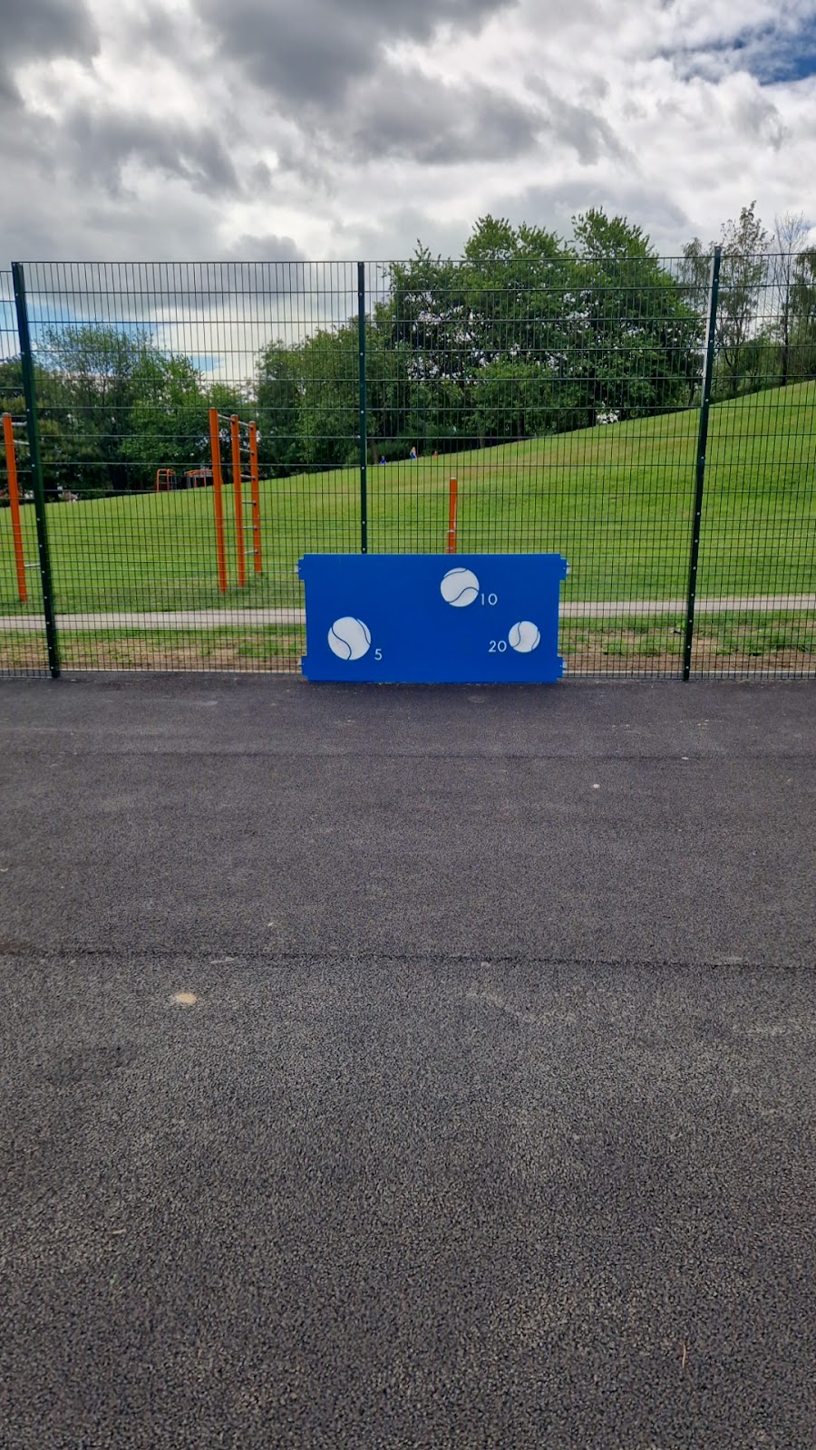 Tennis courts - Photo 2