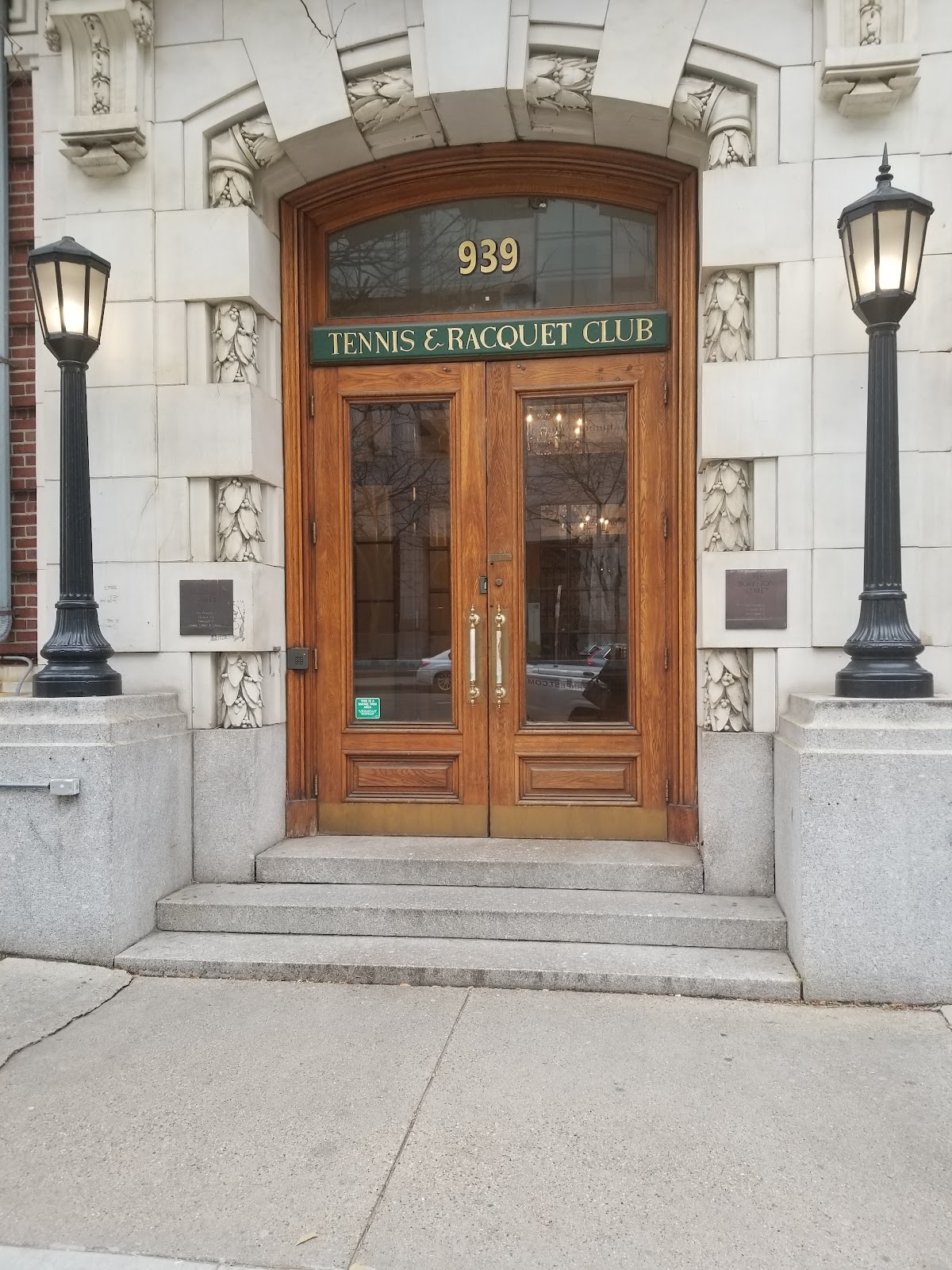 Tennis & Racquet Club - Photo 2
