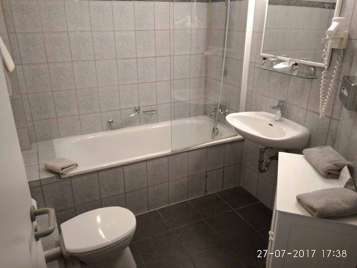 Tennis-, Squash- u. Fitness-Center R. Rothenberger - Photo 2