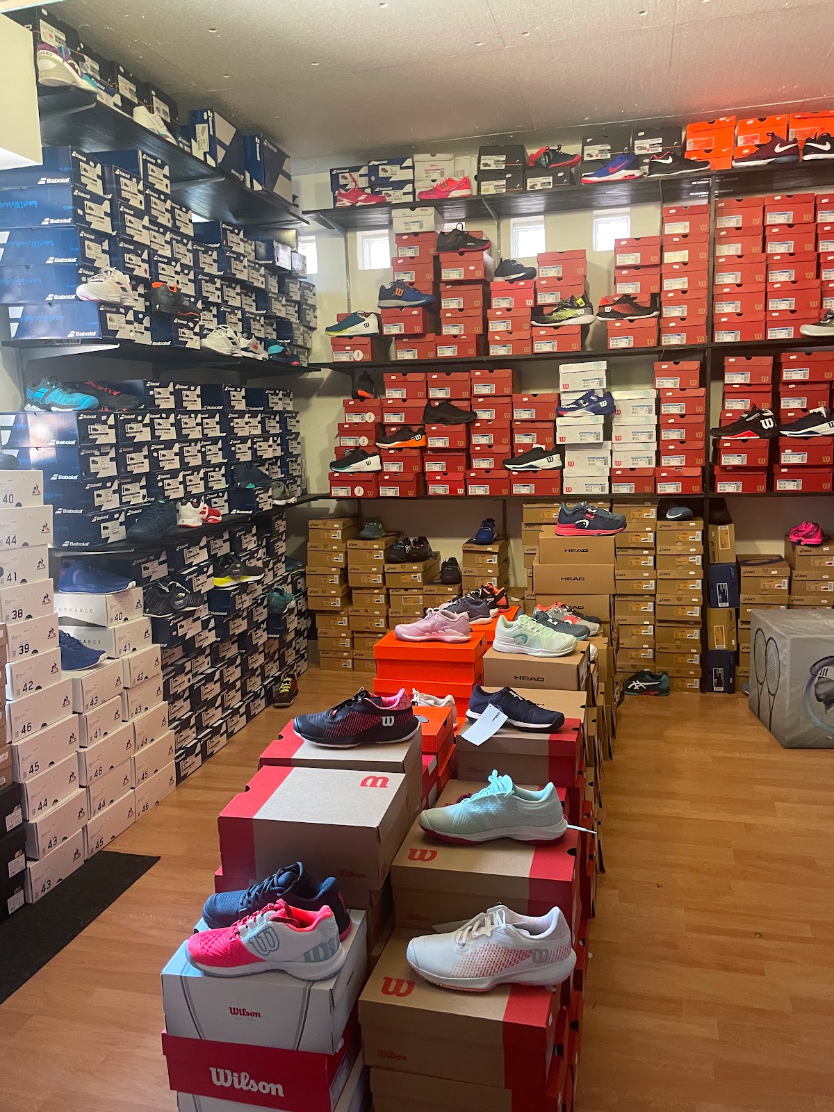 Tennis Store - Photo 3
