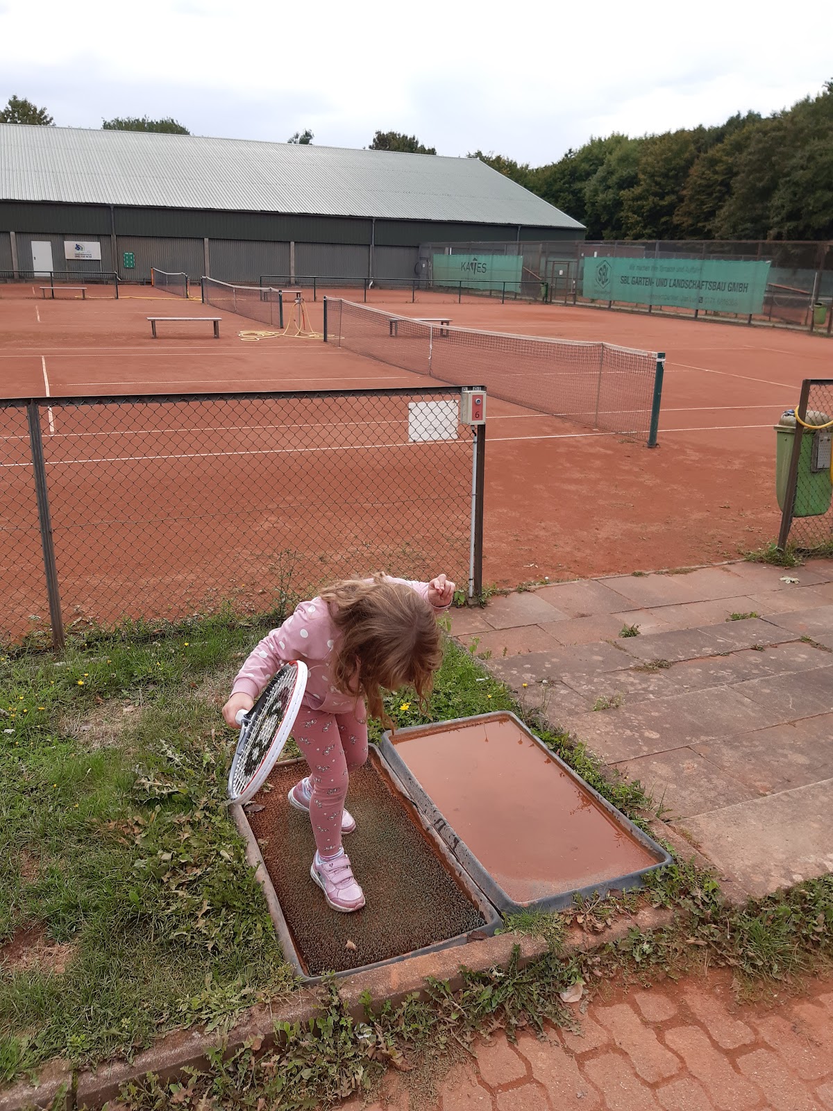 Tennis- u. Hockeyclub am Forsthof e. V. - Photo 3