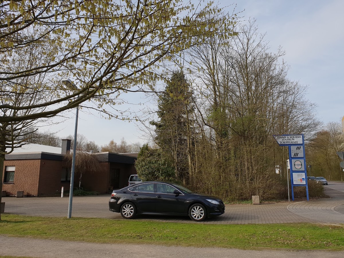 Tennis- und Squashzentrum Toeppersee e.K. - Photo 1