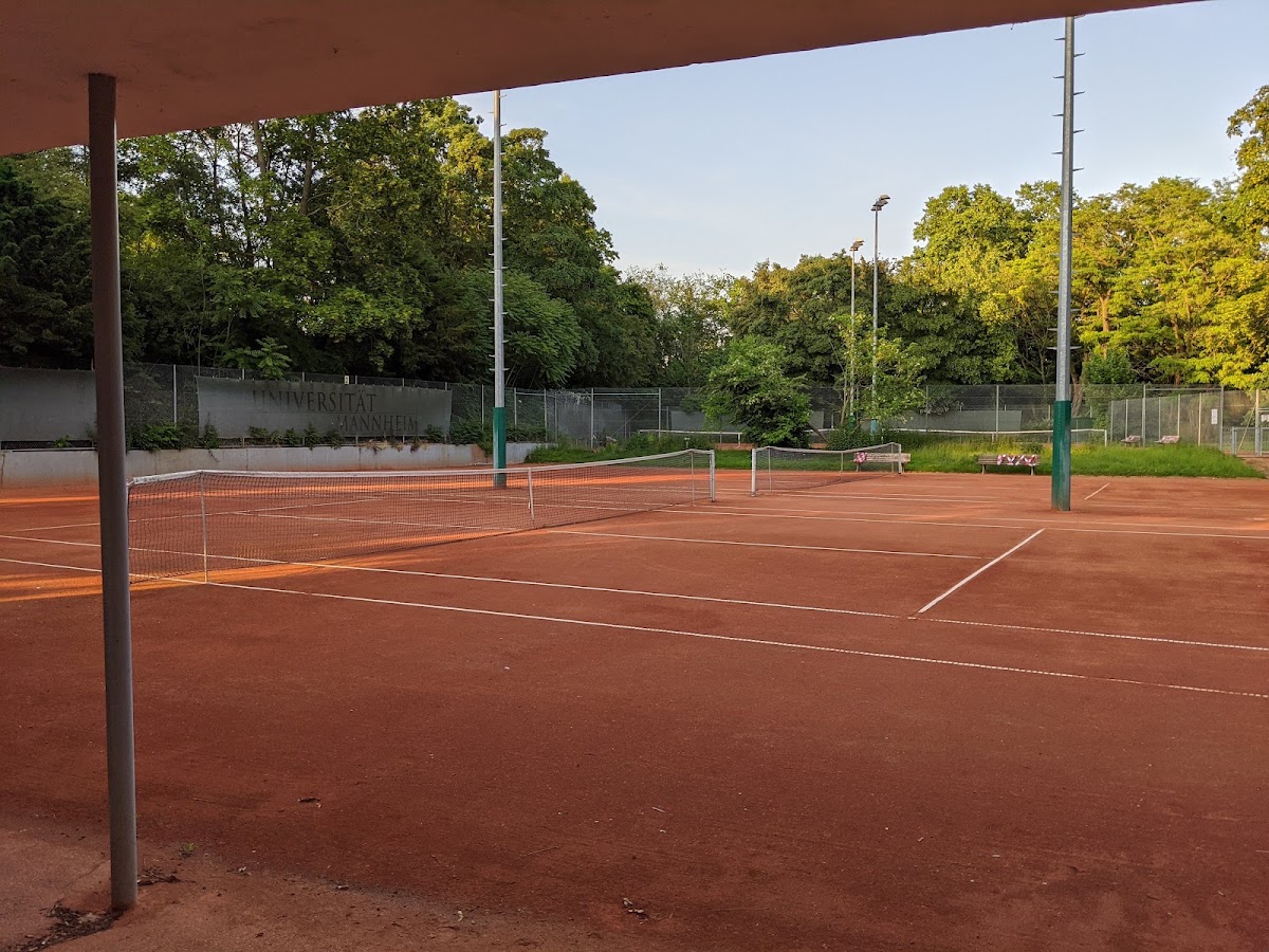 Tennisanlage im Schlossgarten