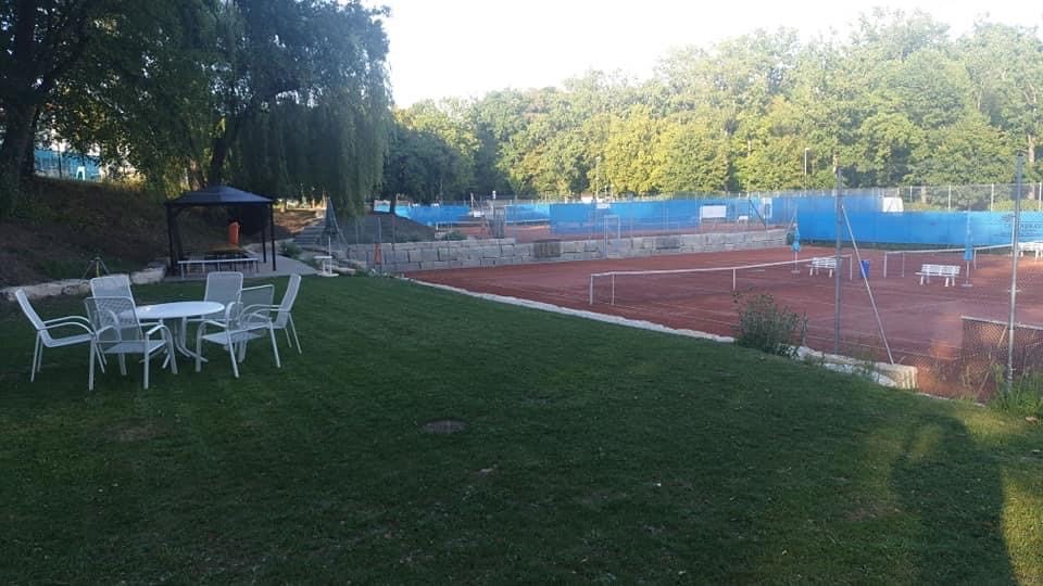 Tennisclub in Stuttgart - TC Blau-Weiß Zuffenhausen - Photo 2