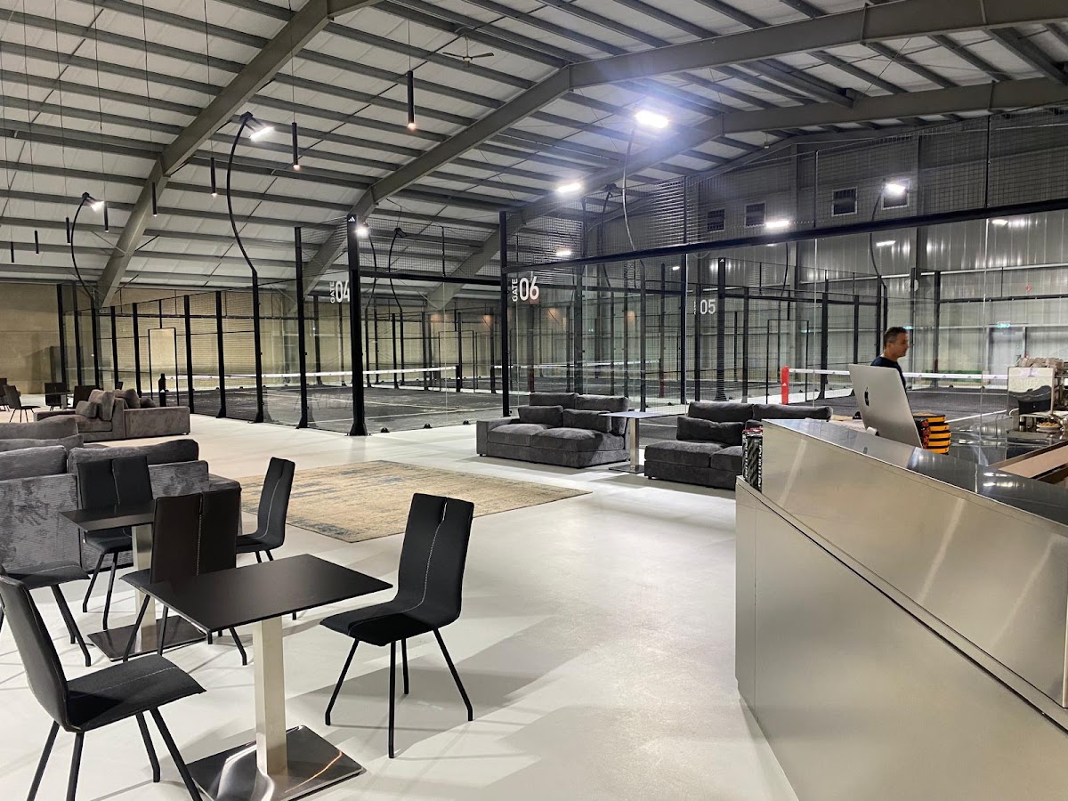 Terminal Padel & Social Club - Photo 2