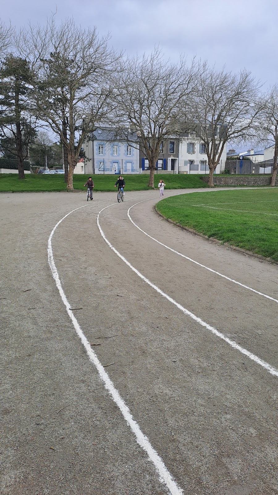 Terrain de football La Résistance - Photo 1