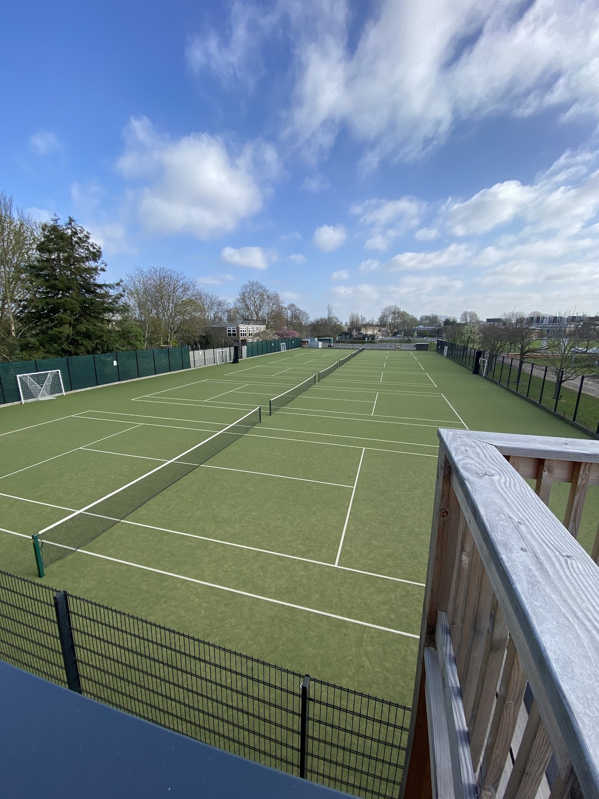 Thameside Tennis Club in Barnes inside St. Paul's School (a CSSC club) - Photo 2