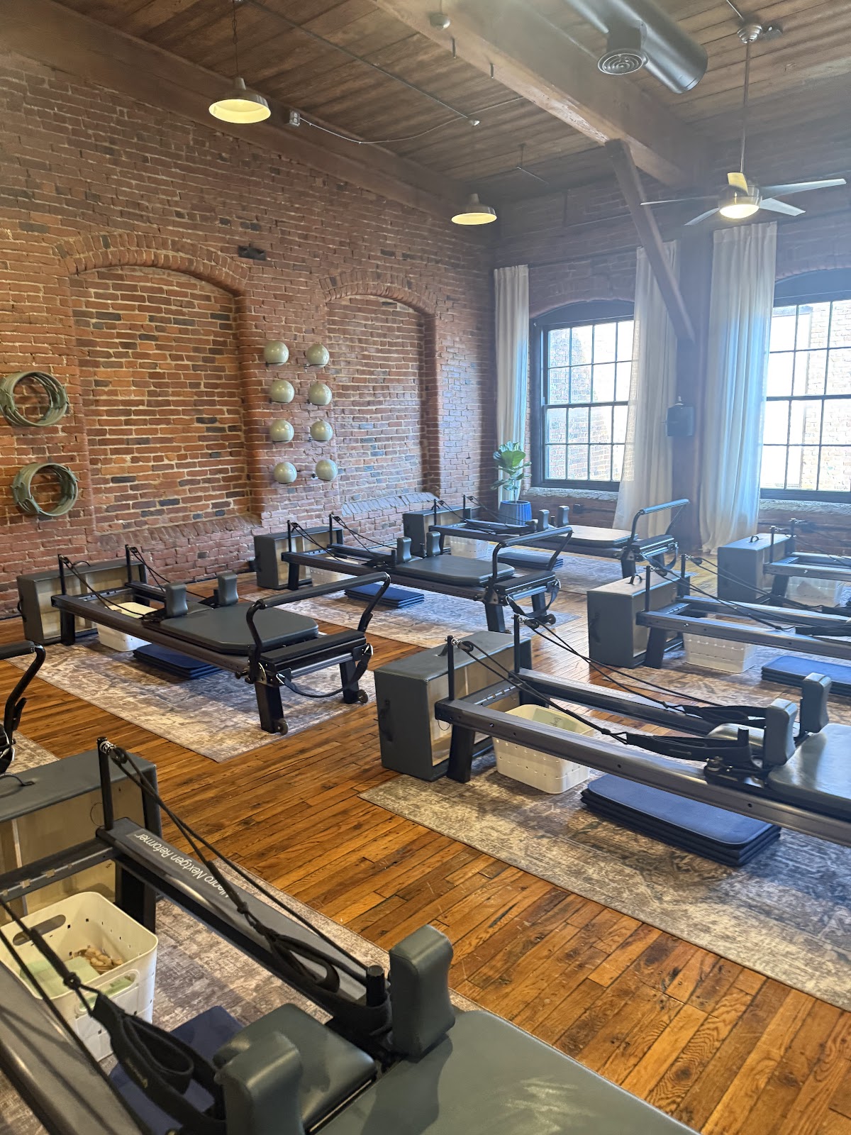 The Brokerage Pilates - Photo 2