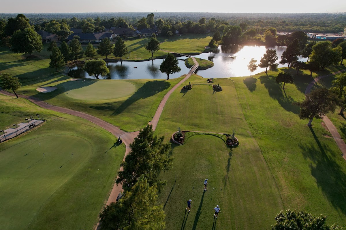 The Greens Country Club - Photo 2