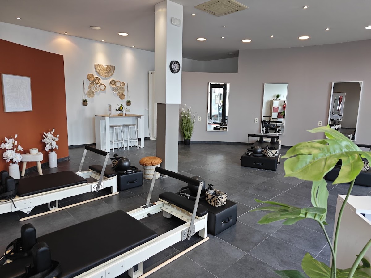 The REFORMER - Studio Pilates By Re-NouvÔ - Photo 3