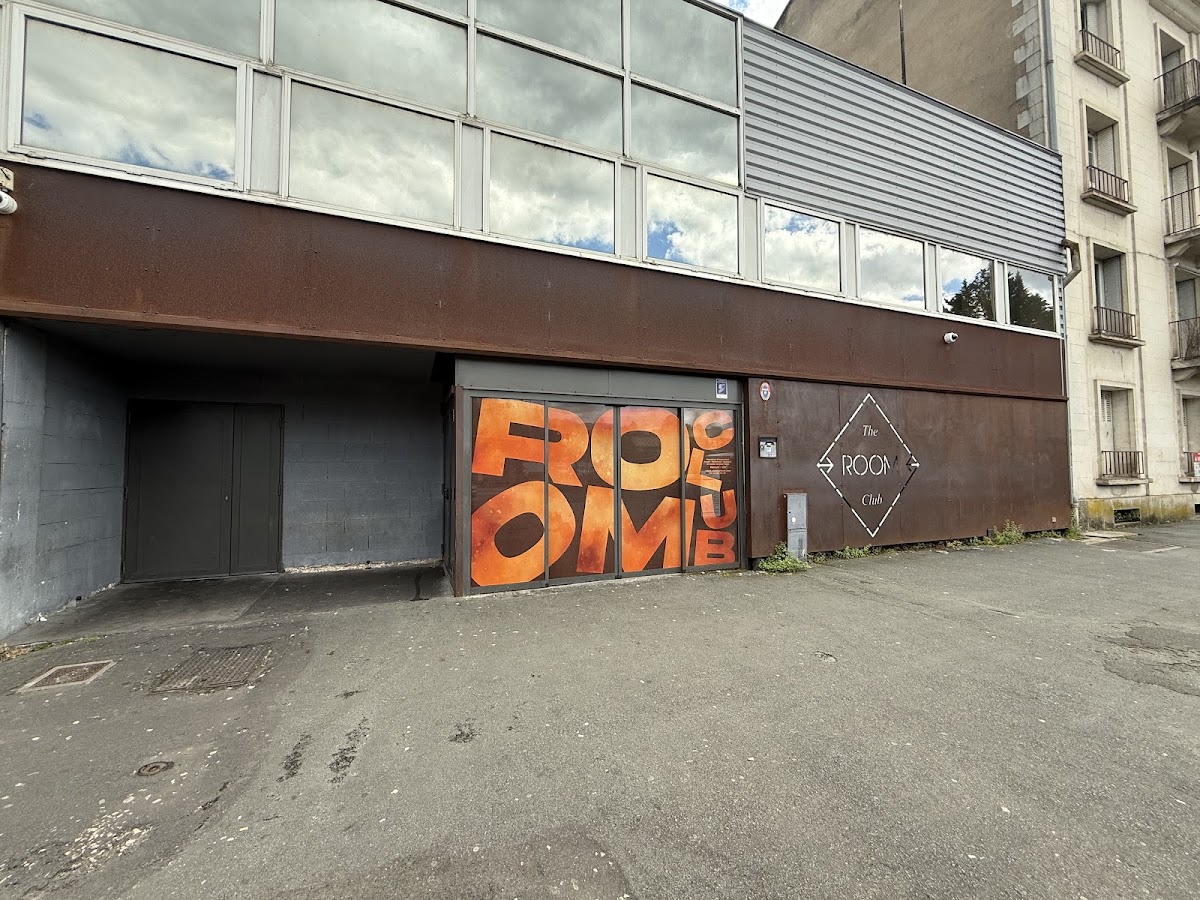 THE ROOM CLUB - Photo 2