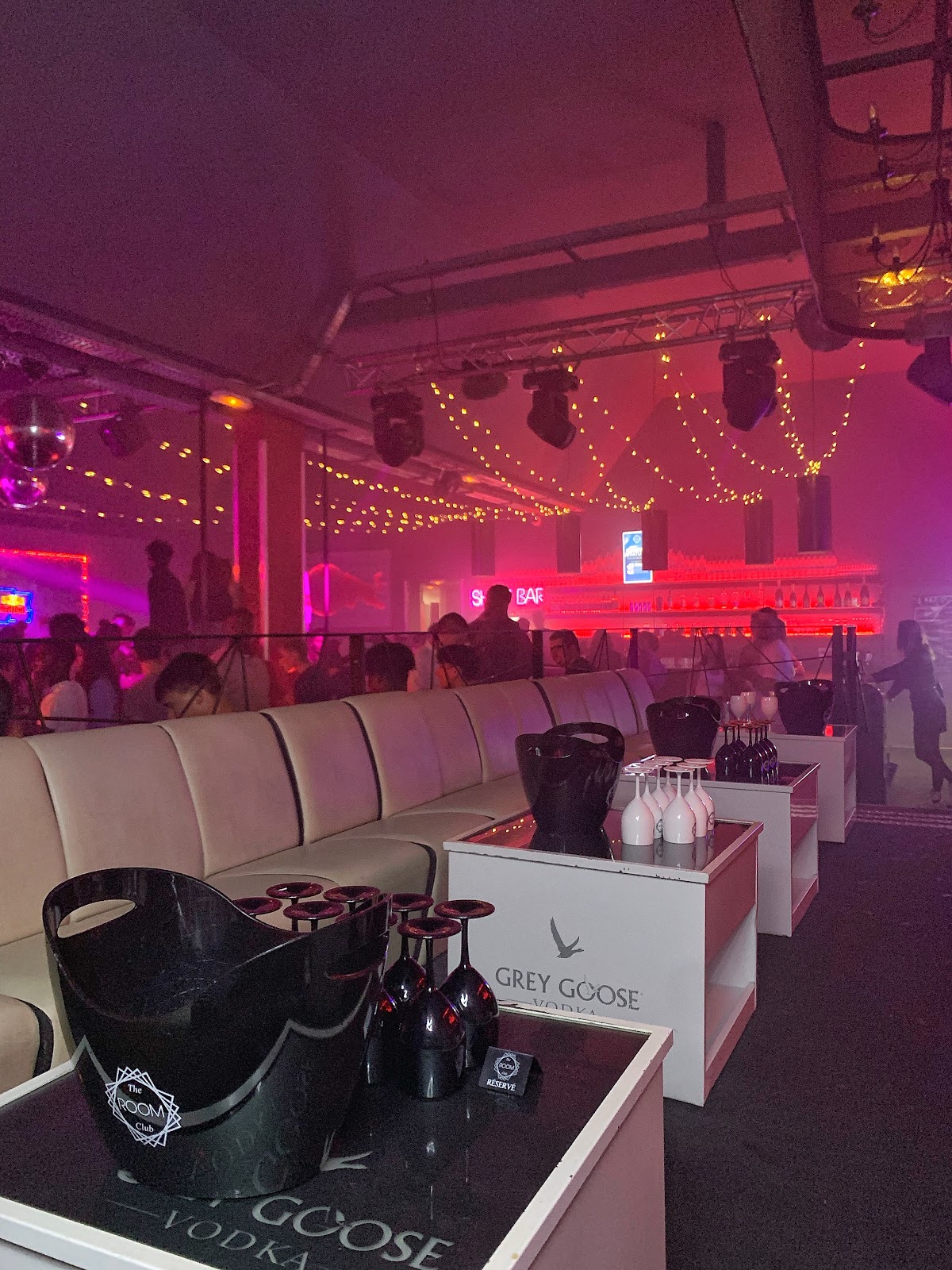 THE ROOM CLUB - Photo 3