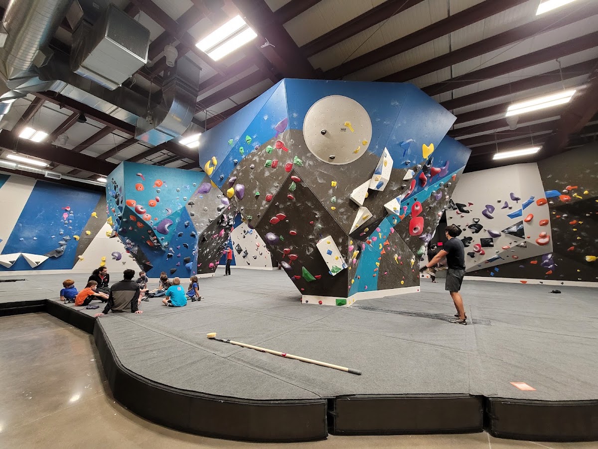 The Spot Bouldering Gym - Photo 2