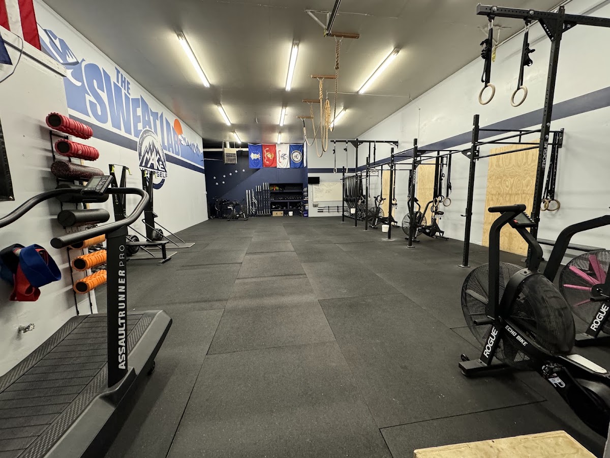 The Sweat Lab (Make Yourself) - Photo 2