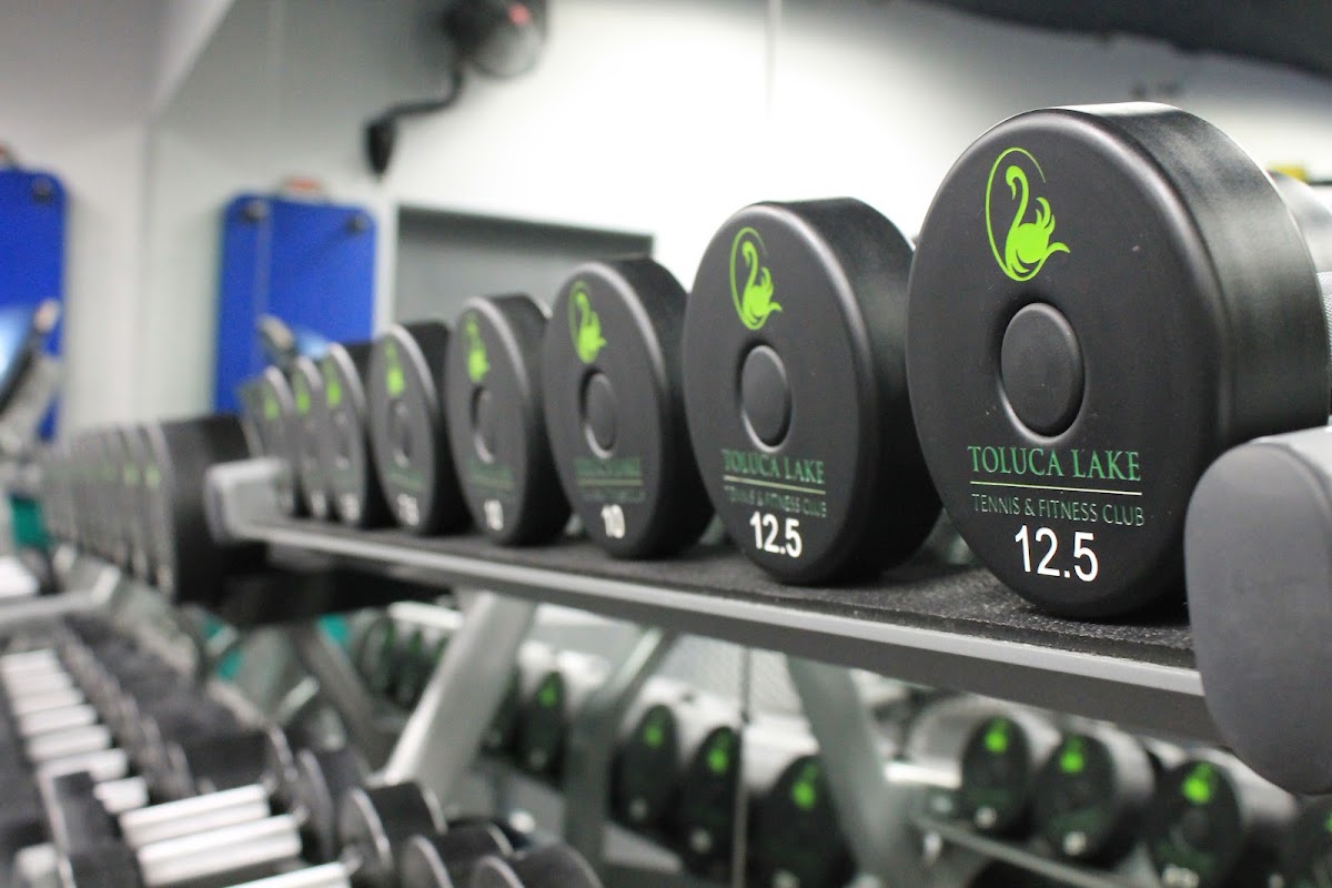 Toluca Lake Tennis and Fitness Club - Photo 3