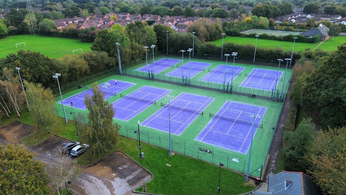 Totton & Eling Tennis Centre - Photo 2