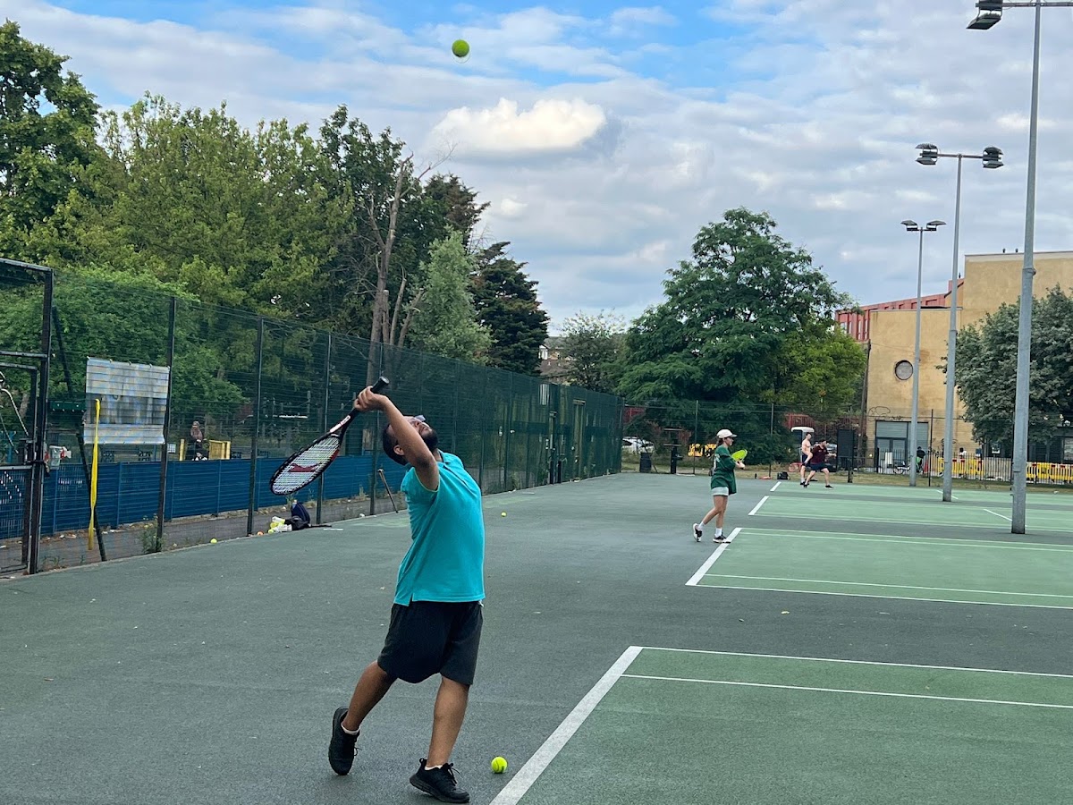 Tower Hamlets Tennis (Bethnal Green Gardens) - Photo 2