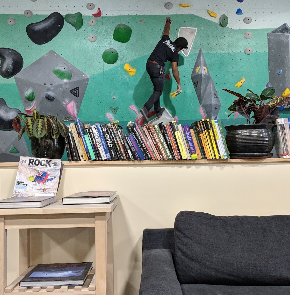 Tufas Boulder Lounge - Photo 3