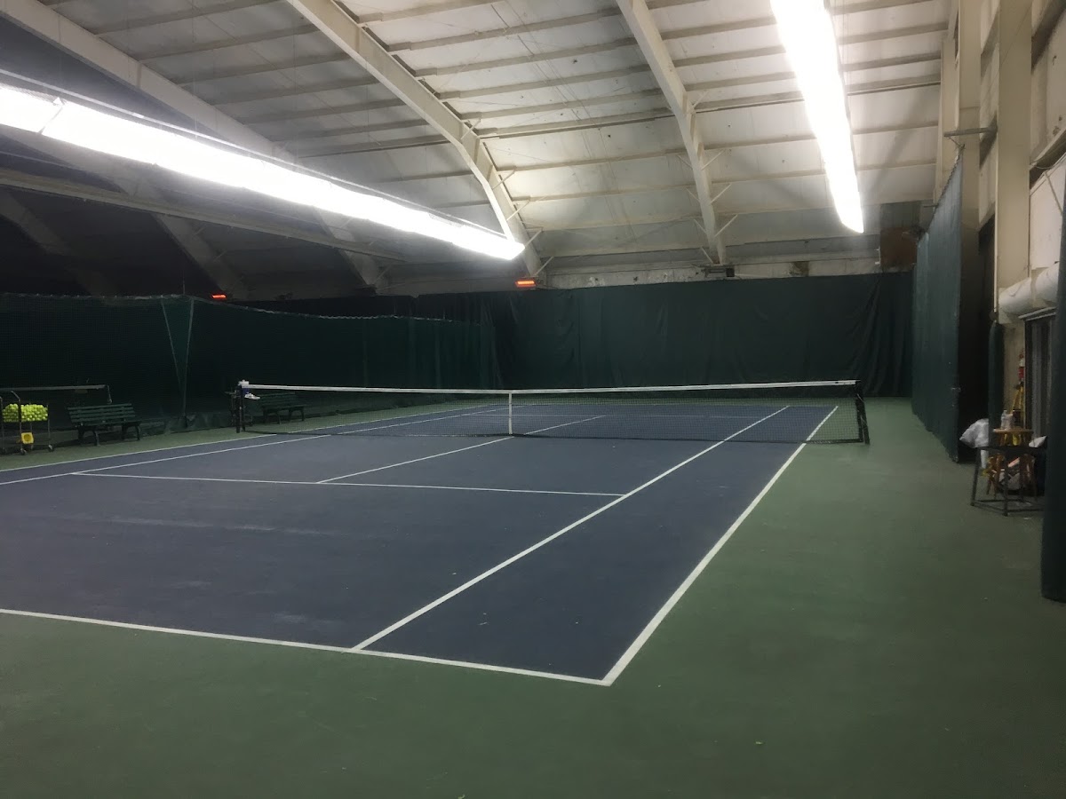 Twin Lakes Racquet Club