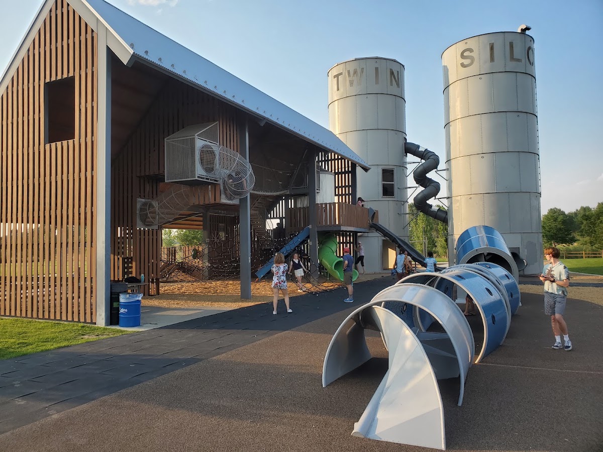 Twin Silo Park - Photo 2