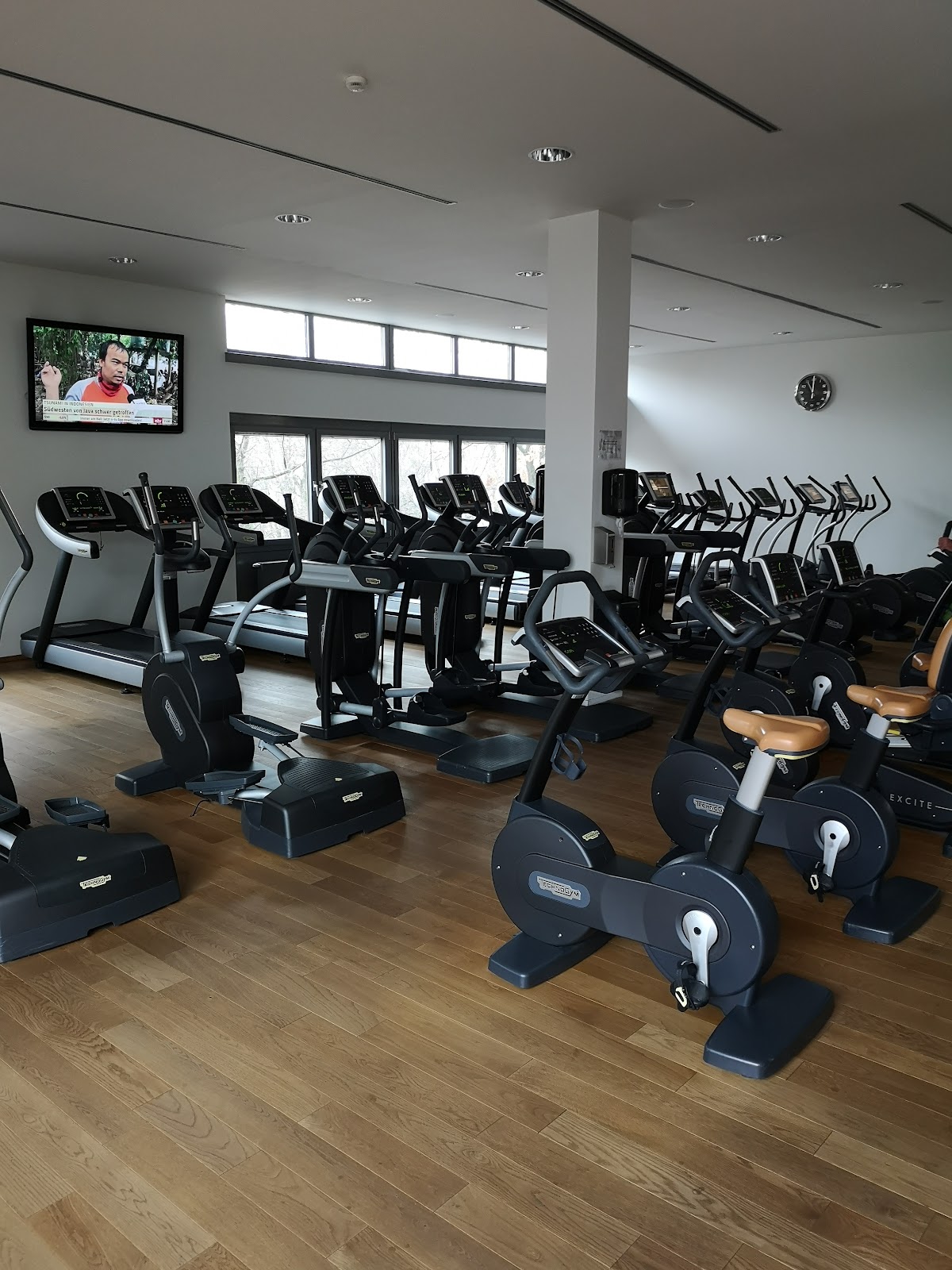Unique Fitnessclub Stuttgart - Photo 2