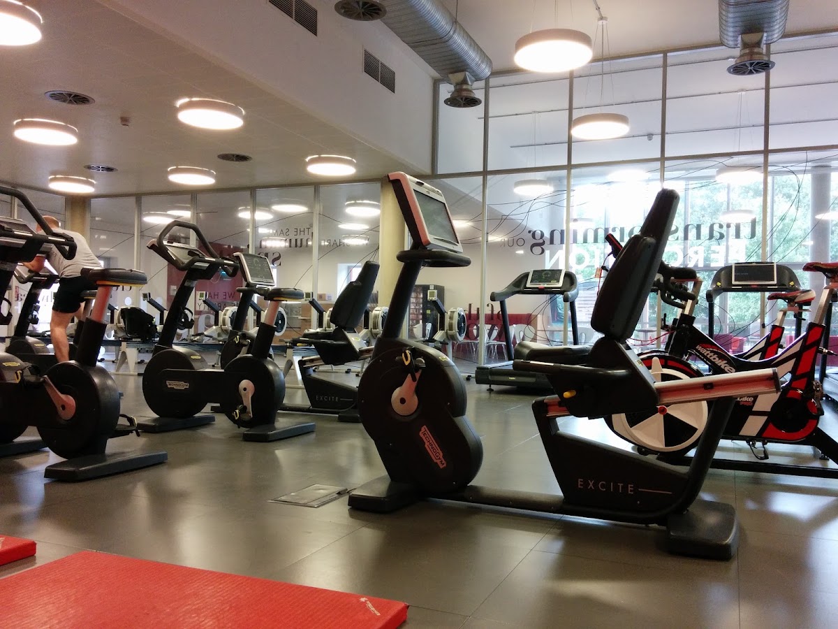 University of Cambridge Sports Centre - Photo 3