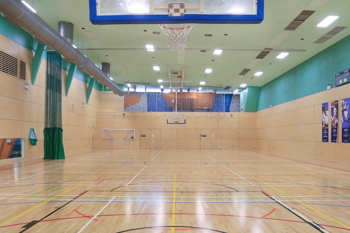 University of Liverpool Sports and Fitness Centre - Photo 3