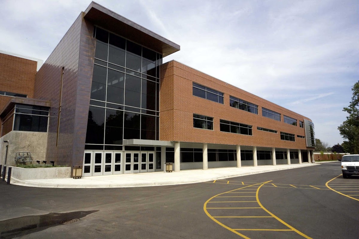UW-Milwaukee University Recreation | Klotsche Center & Pavilion - Photo 1