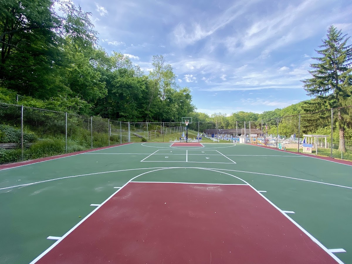 Valley Brook Swim & Tennis Club - Photo 3