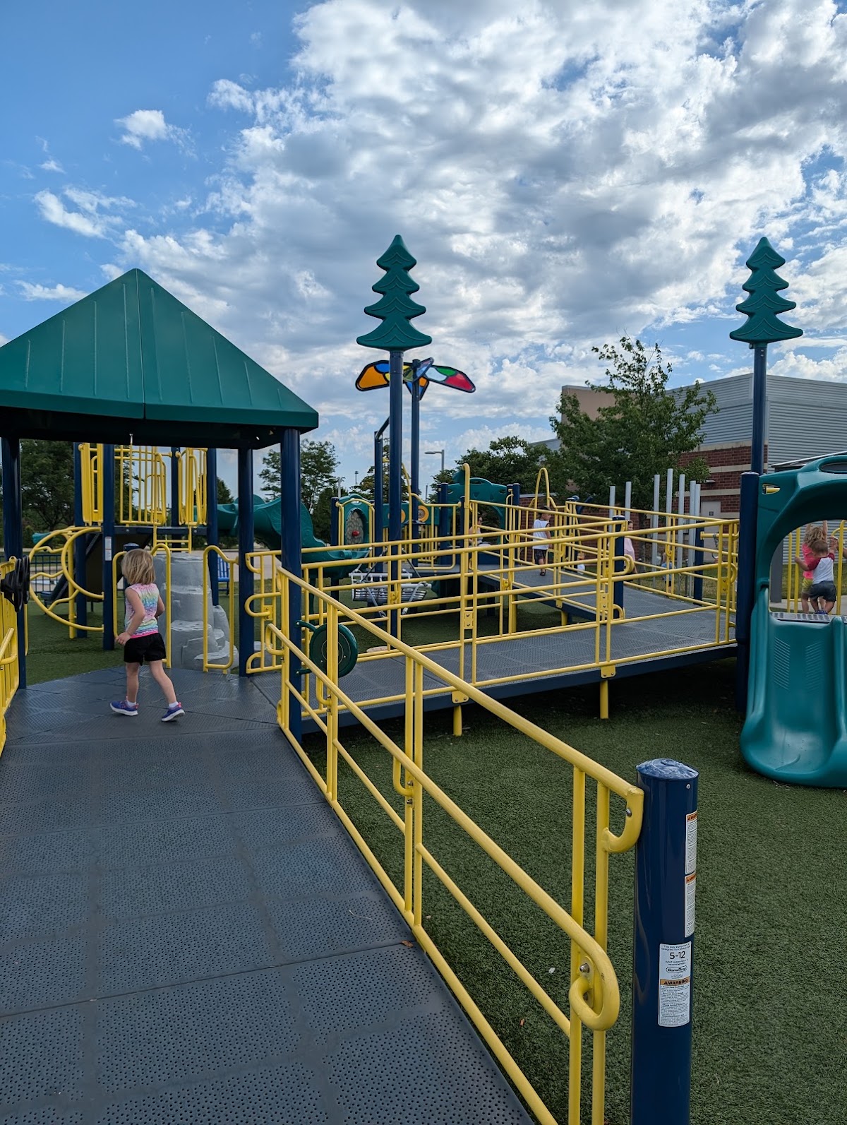 Valley Community Center - Photo 3