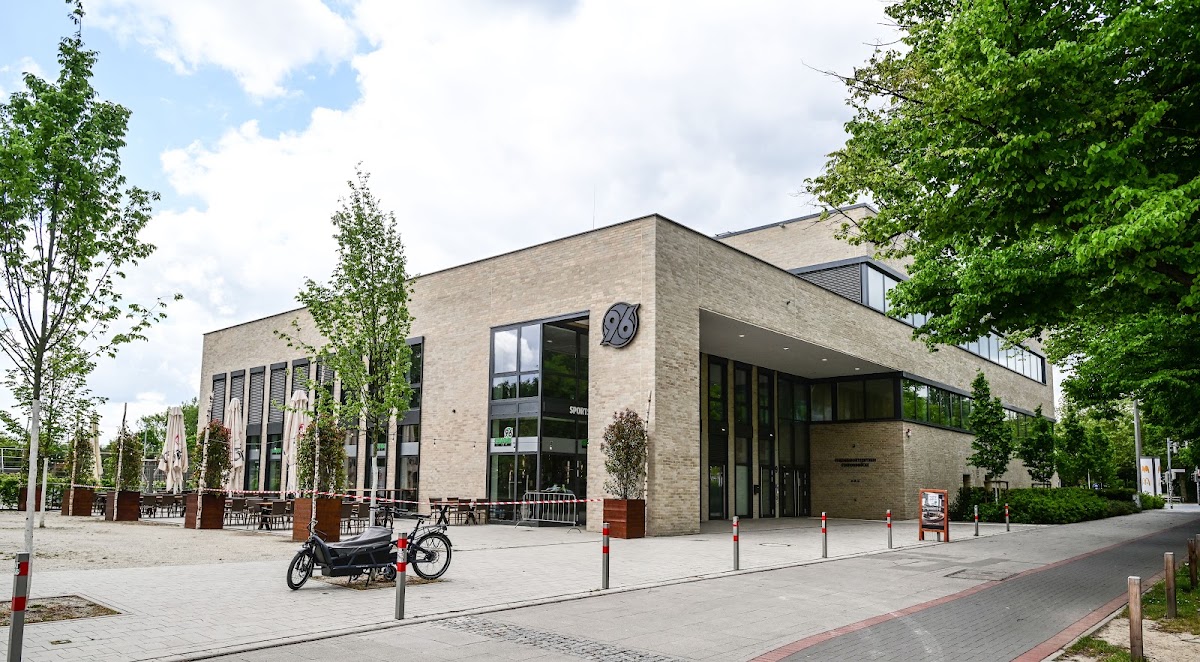 Vereinszentrum Hannover 96 e.V. - Photo 2