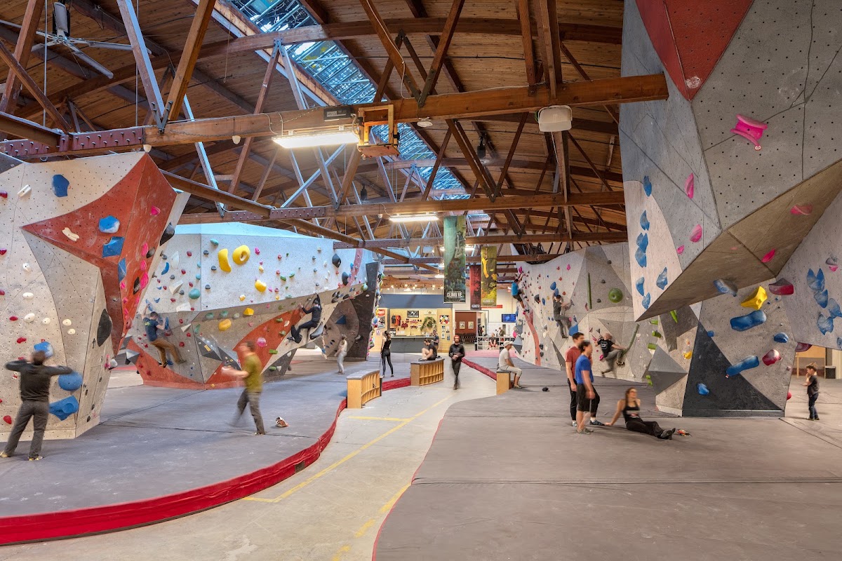 Vertical Endeavors–Twin Cities Bouldering - TCB - Photo 2