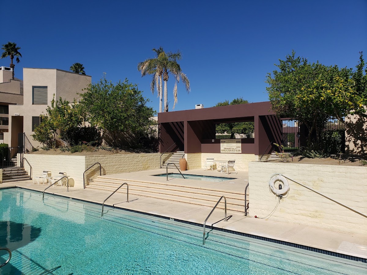 Village Racquet Club - Photo 3