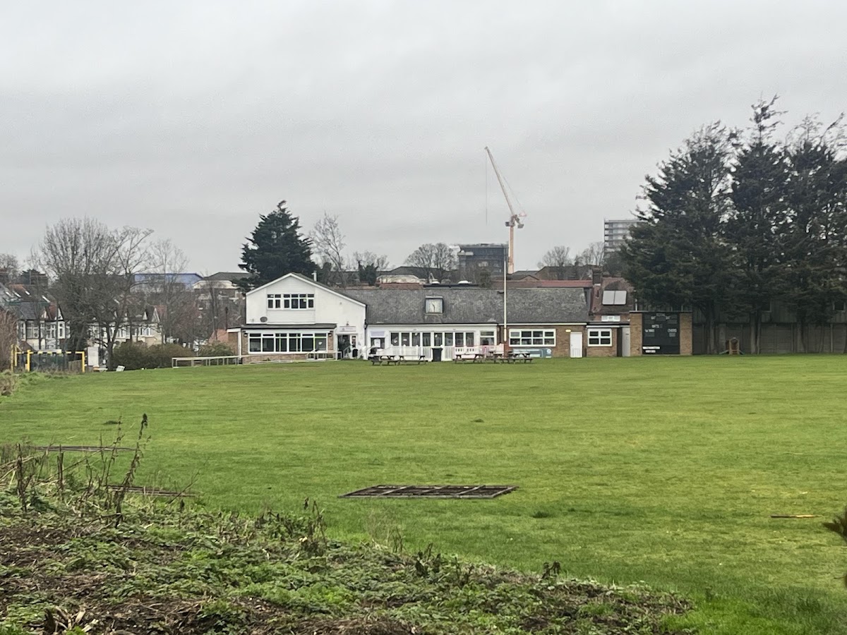 Walthamstow Cricket Tennis and Squash Club - Photo 2