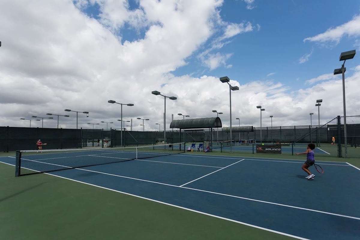 Warner Tennis Center - Photo 1