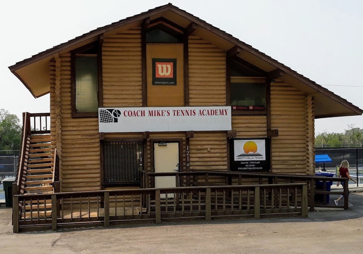Wasatch Hills Tennis Center - Photo 2