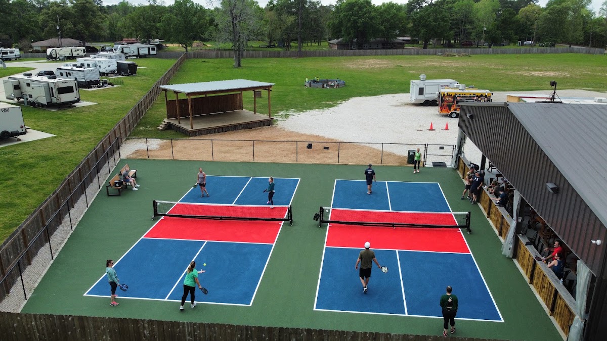 Webuildpickleballcourts - Photo 1