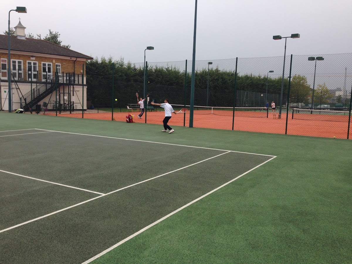 West Middlesex Lawn Tennis Club - Photo 2