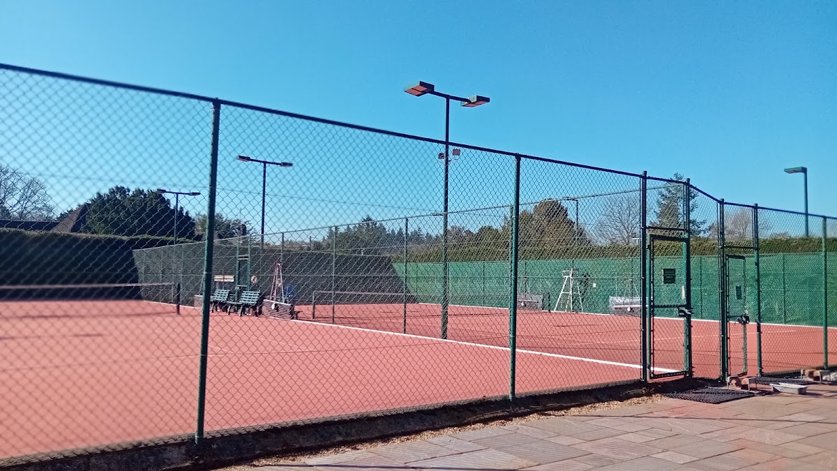 West Surrey Tennis Club - Photo 2
