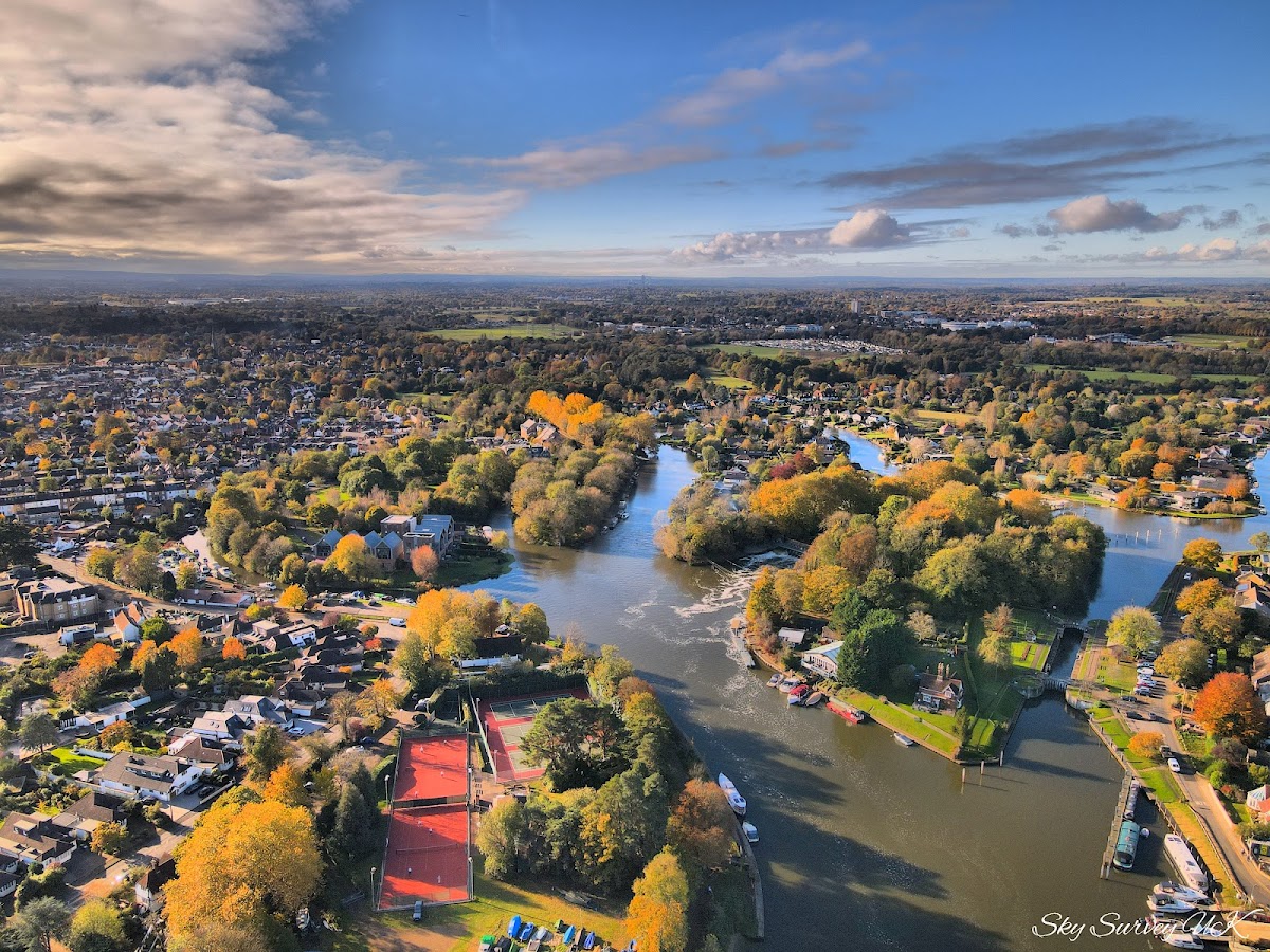 Weybridge Lawn Tennis Club - Photo 2