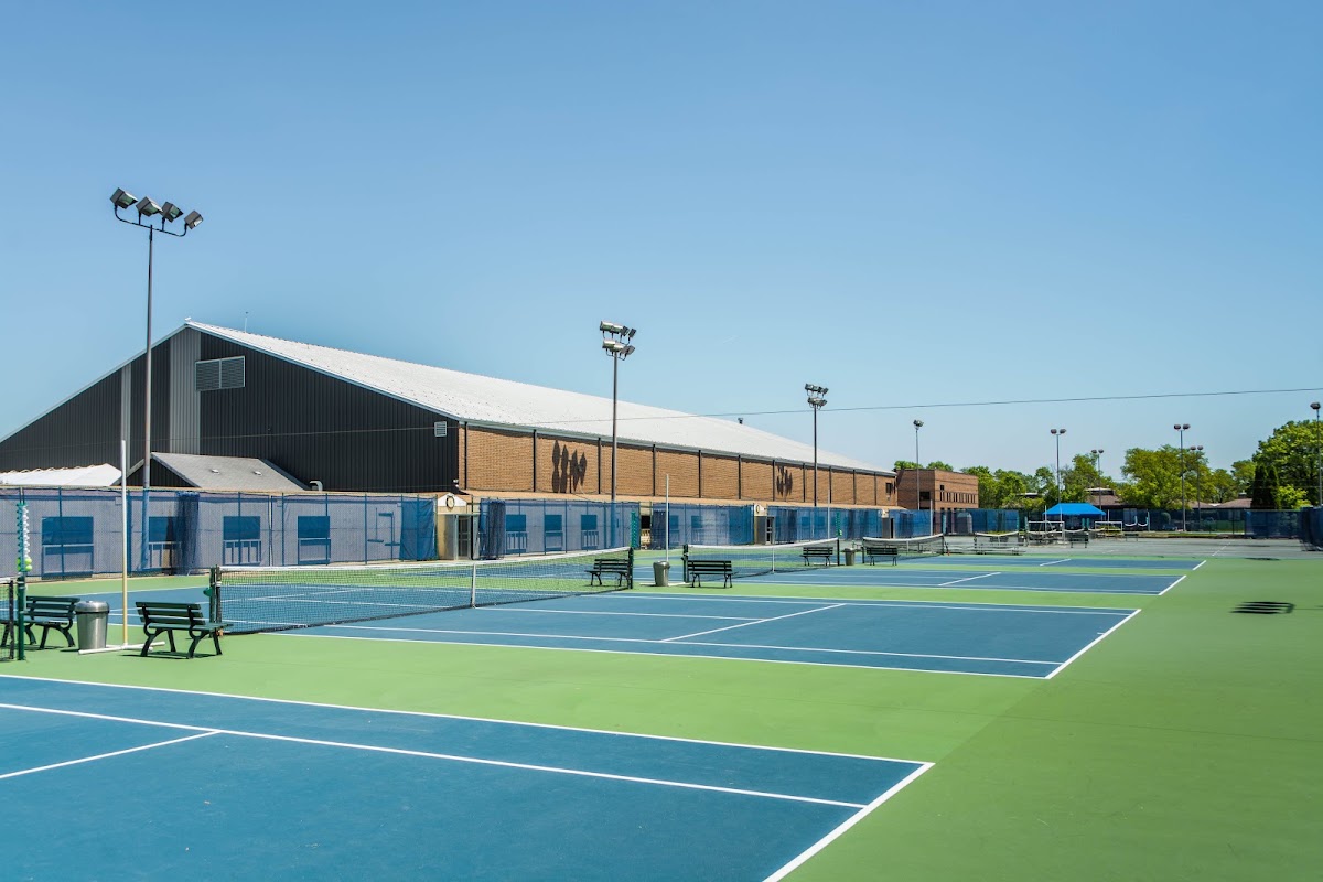 Wheaton Sport Center - Photo 2