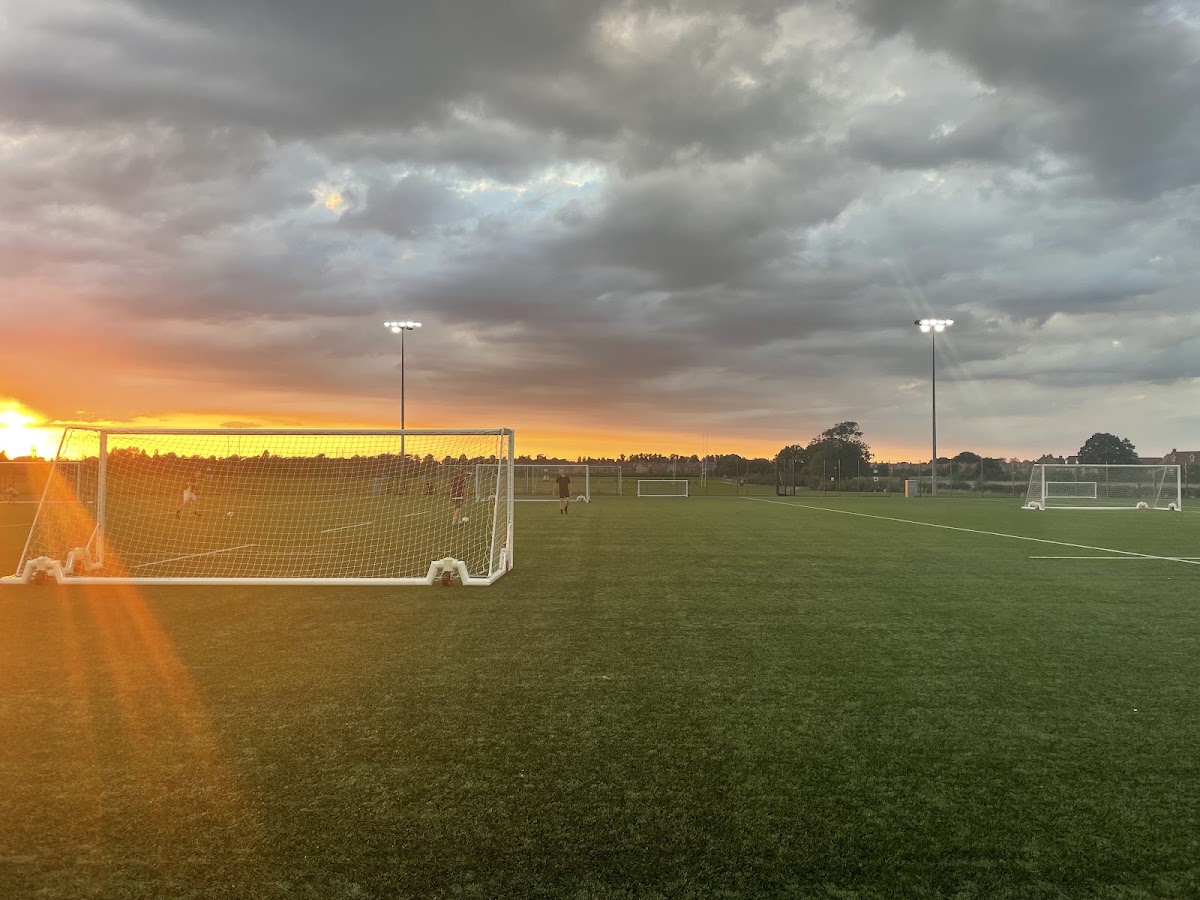 Whitelands Farm Sports Ground - Photo 2