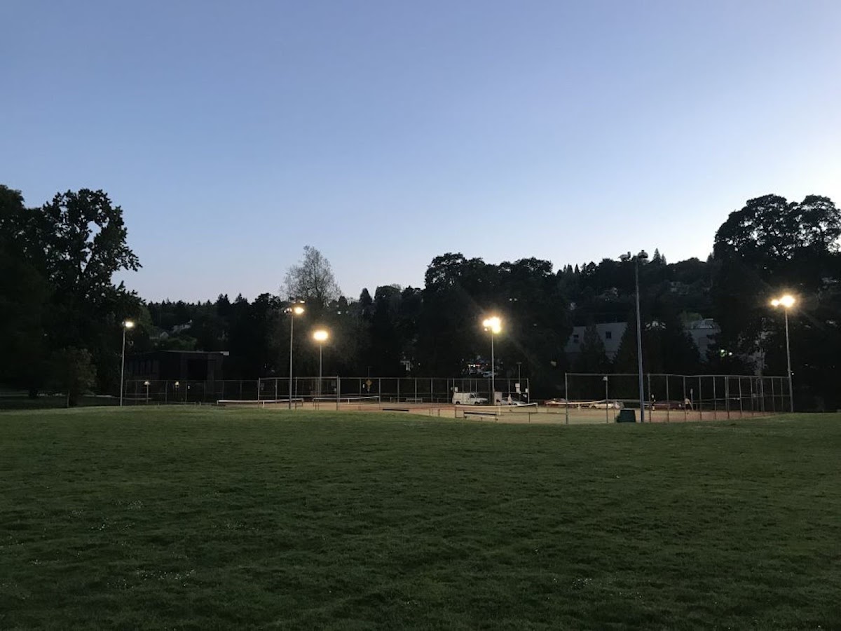 Willamette Park Tennis Courts - Photo 1