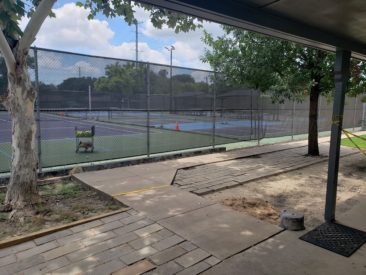 Windcrest Tennis Center - Photo 3